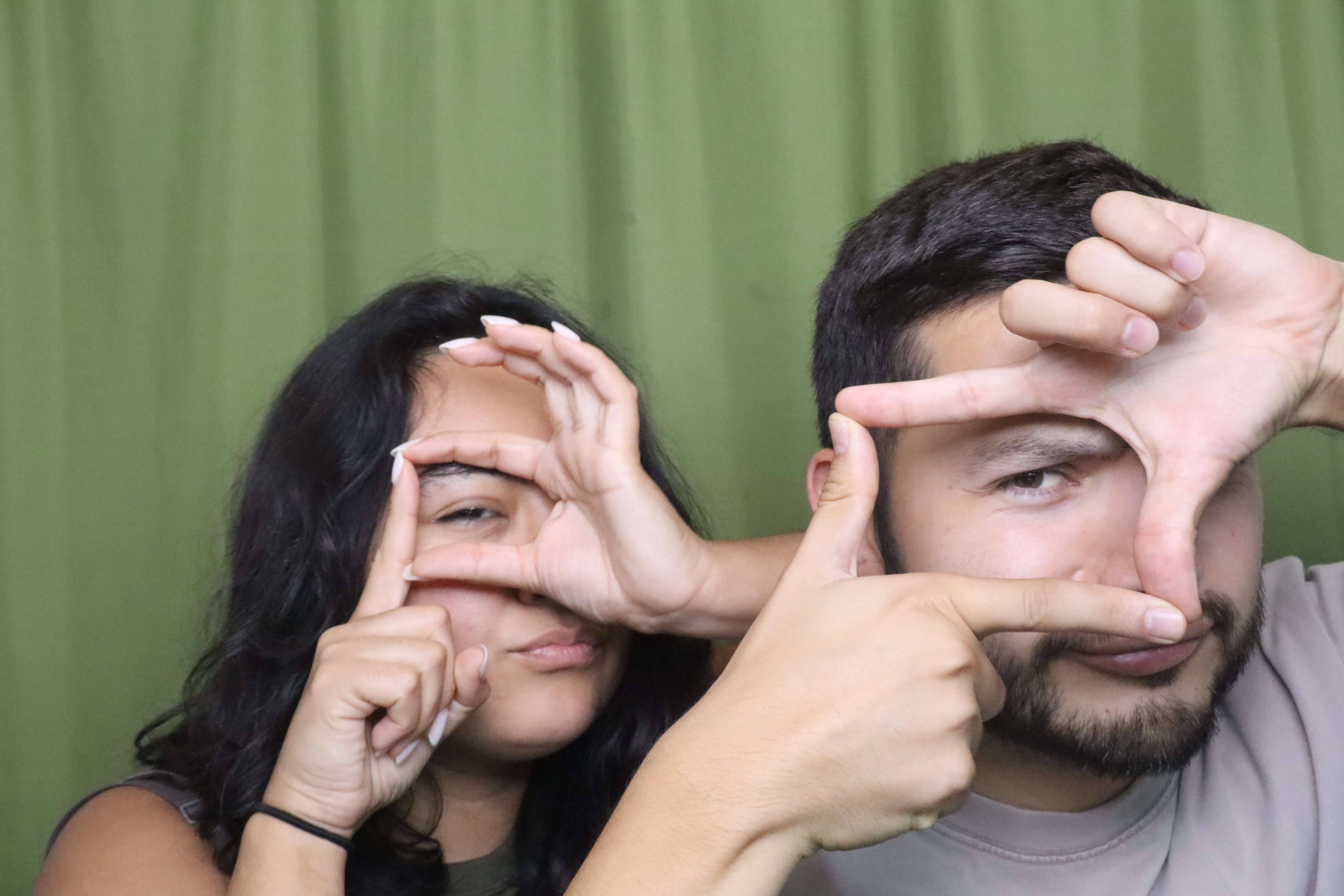 Pose 4